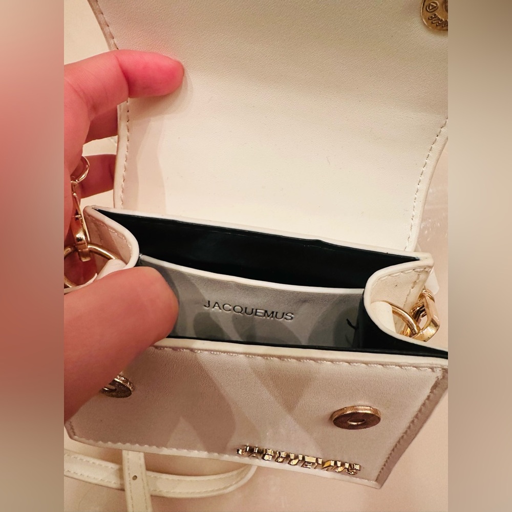 Le Chiquito mini top handle bag in white leather. - Picture 8 of 9